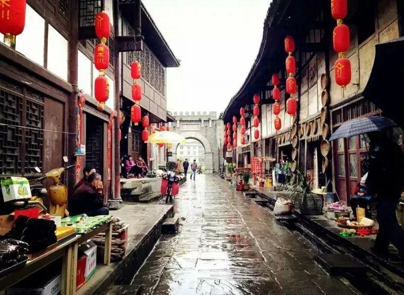 中国万天控股早盘涨超7% 拟采纳2024年购股权计划